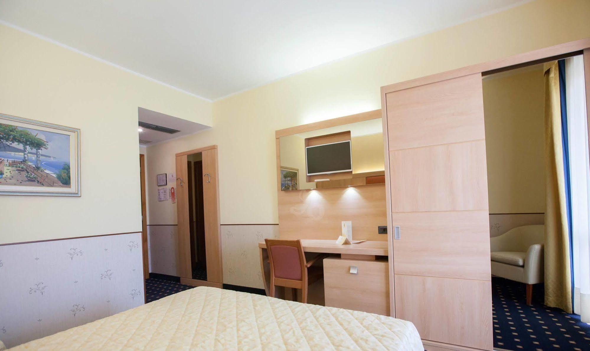 Hotel Gardenia & Villa Charme Adults Friendly 4Star Service Bardolino Kültér fotó